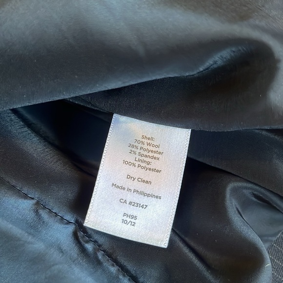 Talbots | Wool Blend One Button Pintripe Navy Blazer Sz 4 Suiting Office Career - Picture 9 of 10